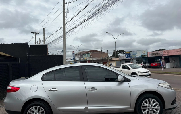 imagem-https://www.socarrao.com.br/sc-vehicle-images-prod/3457377/1787772998912-V2hhdHNBcHAgSW1hZ2UgMjAyNi0wOC0yNiBhdCAxMS4yNC4xMyAoMSkuanBlZw.jpeg