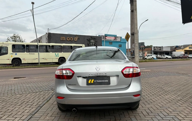 imagem-https://www.socarrao.com.br/sc-vehicle-images-prod/3457377/1787772998976-V2hhdHNBcHAgSW1hZ2UgMjAyNi0wOC0yNiBhdCAxMS4yNC4xMyAoMikuanBlZw.jpeg