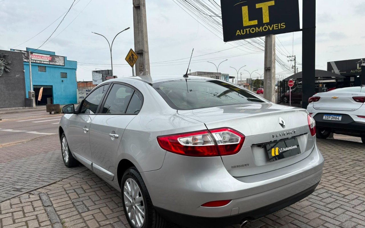 imagem-https://www.socarrao.com.br/sc-vehicle-images-prod/3457377/1787772999193-V2hhdHNBcHAgSW1hZ2UgMjAyNi0wOC0yNiBhdCAxMS4yNC4xNCAoMikuanBlZw.jpeg