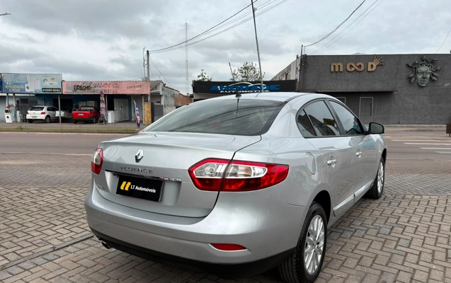 imagem-https://www.socarrao.com.br/sc-vehicle-images-prod/3457377/1787772999364-V2hhdHNBcHAgSW1hZ2UgMjAyNi0wOC0yNiBhdCAxMS4yNC4xNC5qcGVn.jpeg