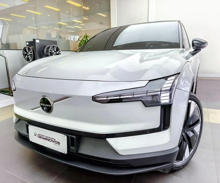 Volvo EX30 E60 Ultra (Elétrico) 2024 Branco — foto 1 de 3
