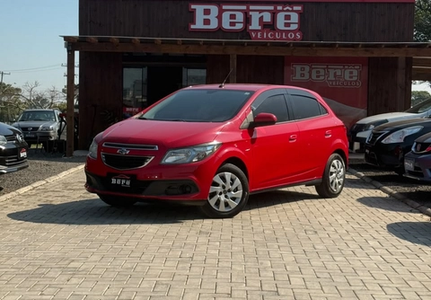 Chevrolet Onix 2014 Vermelho — foto 1 de 3