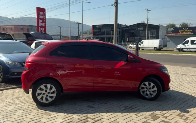 imagem-https://www.socarrao.com.br/sc-vehicle-images-prod/3457884/1787775279019-KSC7EsE6qJHrXskQh8qpSZPEppFZXf8y.jpg