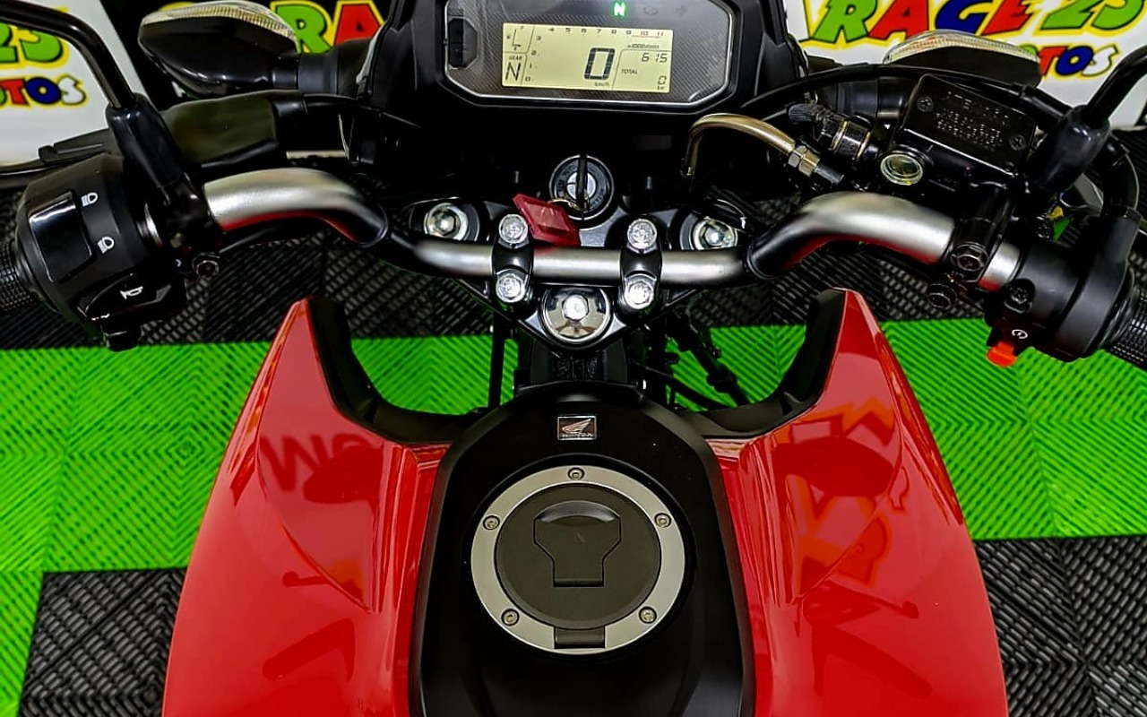 imagem-https://www.socarrao.com.br/sc-vehicle-images-prod/3457946/1787775468415-SU1HLTIwMjYwMTI1LVdBMDAwNi5qcGc.jpg