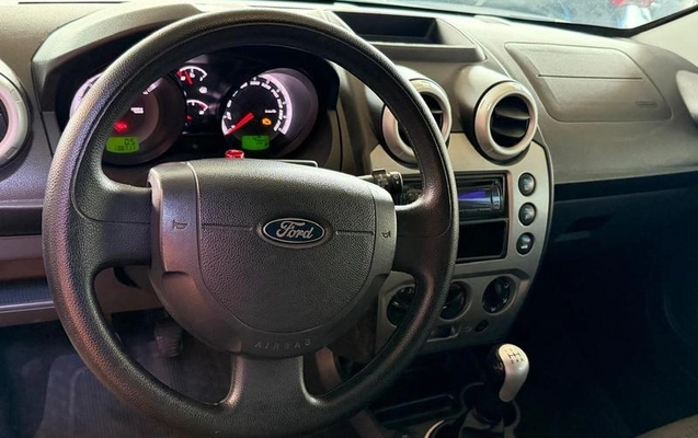 imagem-https://www.socarrao.com.br/sc-vehicle-images-prod/3458326/1789418723479-8407274_10_B_2cd55e063e.jpeg
