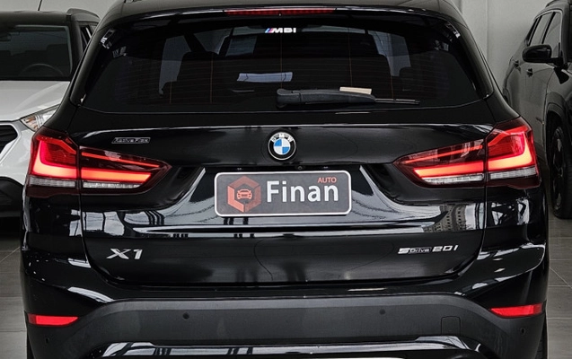 imagem-https://www.socarrao.com.br/sc-vehicle-images-prod/3458385/1787777209472-1EuRs6PAG4ATnz9JvEqe8oRU37OrMZHE.jpg