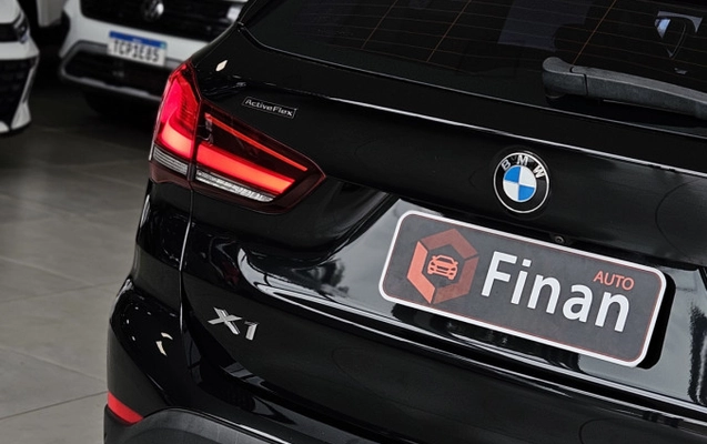 imagem-https://www.socarrao.com.br/sc-vehicle-images-prod/3458385/1787777209474-fQcKG3TJ6u7pe5yLIiuFvRMxGfFKU0B9.jpg