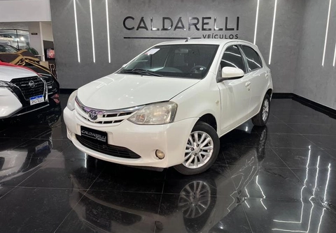 Toyota Etios 2014 Branco — foto 1 de 3