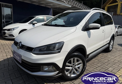 Volkswagen SpaceCross 2015 Branco — foto 1 de 3