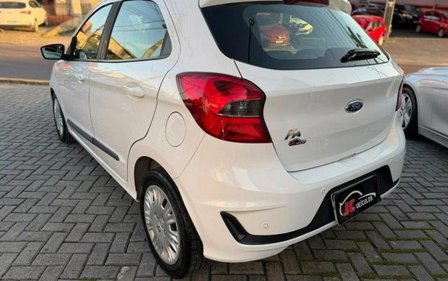 imagem-https://www.socarrao.com.br/sc-vehicle-images-prod/3458550/1787778965391-8420899_1_B_31a8bcefec.jpeg