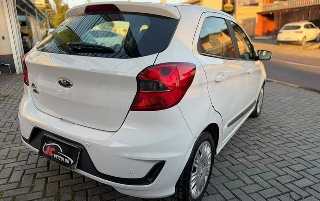 imagem-https://www.socarrao.com.br/sc-vehicle-images-prod/3458550/1787778965393-8420899_1_B_403b959622.jpeg