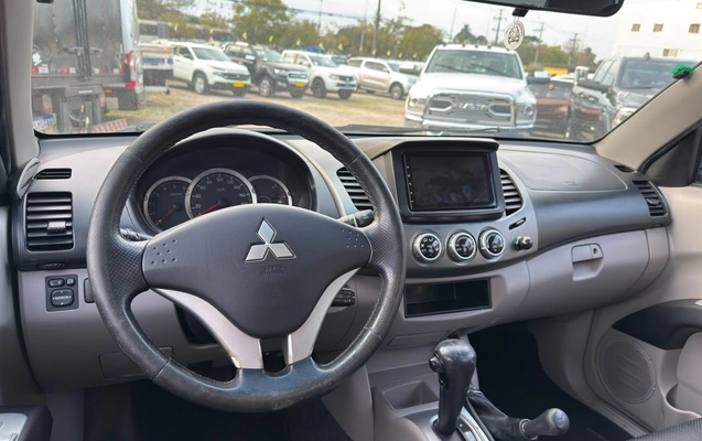 imagem-https://www.socarrao.com.br/sc-vehicle-images-prod/3458577/1787779518306-13672cb1-1937-4bad-a87a-62bcfe692744.jpg