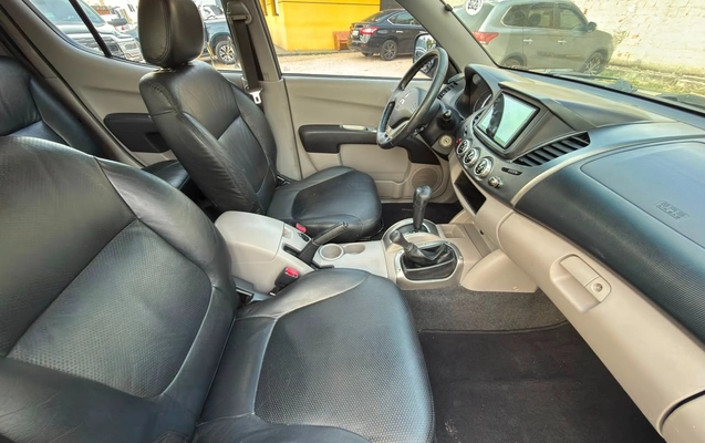 imagem-https://www.socarrao.com.br/sc-vehicle-images-prod/3458577/1787779518314-65d33177-0dfe-4200-bce9-727e4ad0bef0.jpg
