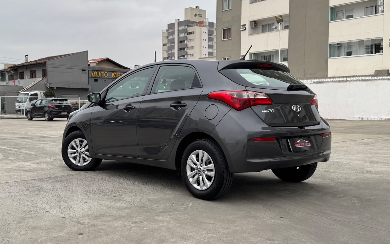 imagem-https://www.socarrao.com.br/sc-vehicle-images-prod/3458580/1787779592779-V2hhdHNBcHAgSW1hZ2UgMjAyNi0wOC0yNiBhdCAxNy4xNy4xNyAoMikuanBlZw.jpeg