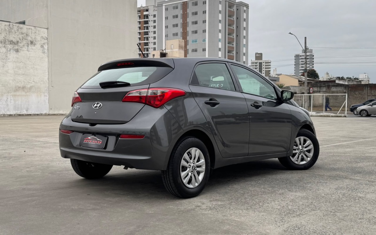 imagem-https://www.socarrao.com.br/sc-vehicle-images-prod/3458580/1787779593155-V2hhdHNBcHAgSW1hZ2UgMjAyNi0wOC0yNiBhdCAxNy4xNy4xOC5qcGVn.jpeg