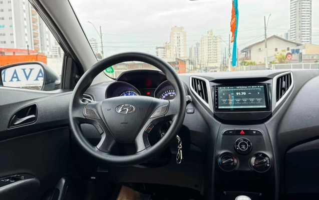 imagem-https://www.socarrao.com.br/sc-vehicle-images-prod/3458580/1787779593279-V2hhdHNBcHAgSW1hZ2UgMjAyNi0wOC0yNiBhdCAxNy4xNy4xOCAoMSkuanBlZw.jpeg