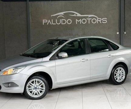 Ford Focus 2013 Prata — foto 1 de 3