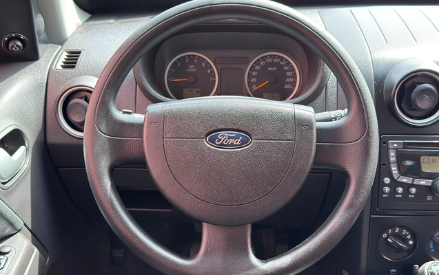 imagem-https://www.socarrao.com.br/sc-vehicle-images-prod/3458624/1787779812788-3534831f-8eff-437c-a2b1-0f60126ab059.jpg