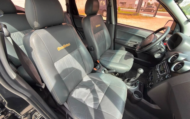 imagem-https://www.socarrao.com.br/sc-vehicle-images-prod/3458624/1787779812794-6df7f5d8-50bd-4439-b0b7-ce2077b4d165.jpg