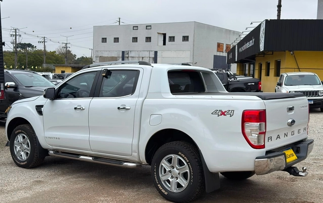 imagem-https://www.socarrao.com.br/sc-vehicle-images-prod/3458626/1787779826868-3121a7b2-0836-4059-a6a4-da2ffae86f3b.jpg