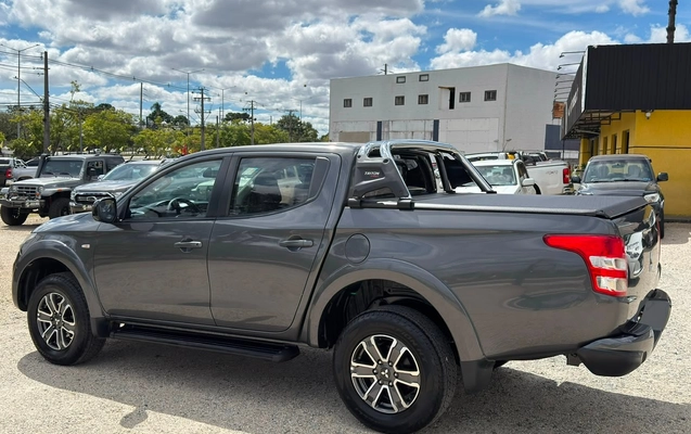 imagem-https://www.socarrao.com.br/sc-vehicle-images-prod/3458969/1787780908547-458e4869-3824-4d84-89b2-cb0edea5ca02.jpg