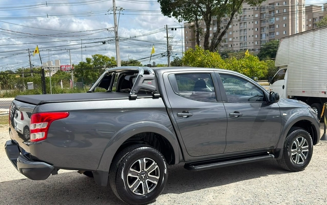 imagem-https://www.socarrao.com.br/sc-vehicle-images-prod/3458969/1787780908548-73ff1649-344f-411e-89ad-d58b75e8f97d.jpg