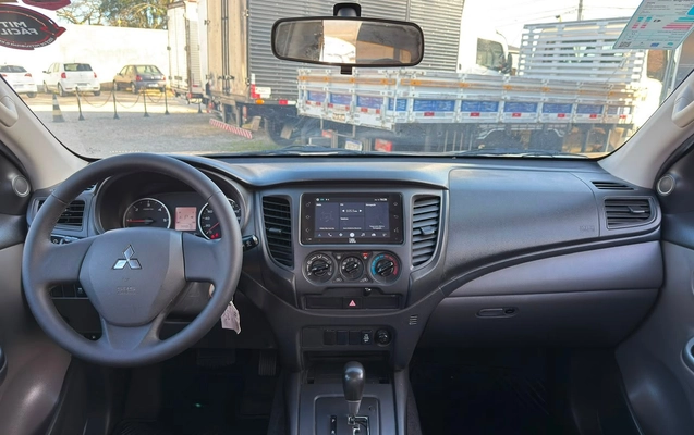 imagem-https://www.socarrao.com.br/sc-vehicle-images-prod/3458969/1787780908550-50ff61fc-a723-4a56-947f-6cde8e1476e3.jpg