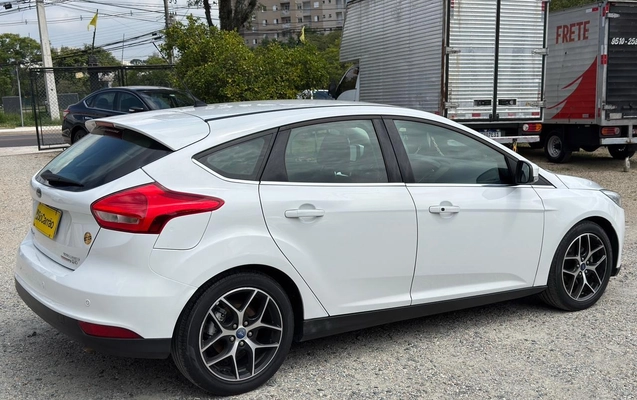 imagem-https://www.socarrao.com.br/sc-vehicle-images-prod/3458985/1787780986320-16eeaae0-d170-4edb-997d-4b4a173ef762.jpg