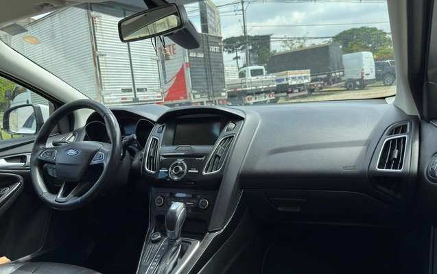imagem-https://www.socarrao.com.br/sc-vehicle-images-prod/3458985/1787780986327-00eec36b-26d2-4c1e-8d3b-741a59ebc026.jpg