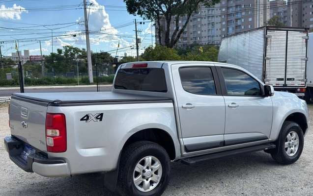 imagem-https://www.socarrao.com.br/sc-vehicle-images-prod/3458994/1787781095875-f8629f4a-42a1-4f82-ac31-79a30be71a0a.jpg