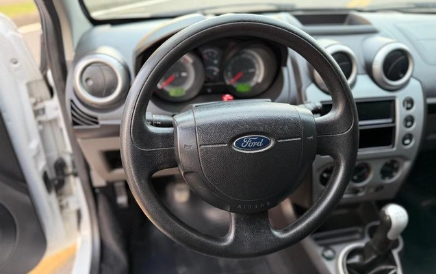 imagem-https://www.socarrao.com.br/sc-vehicle-images-prod/3459002/1787864612107-8419699_13_B_79572d522f.jpeg