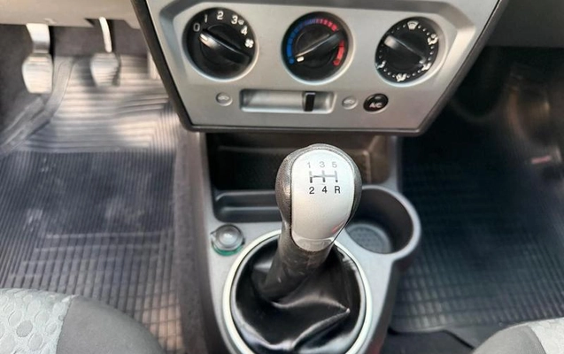 imagem-https://www.socarrao.com.br/sc-vehicle-images-prod/3459002/1787864612112-8419699_13_B_84925cc966.jpeg