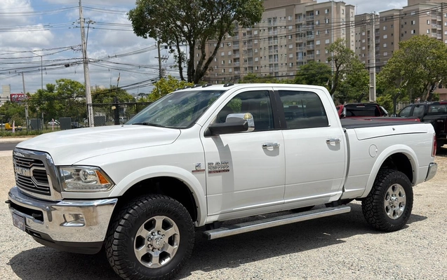 imagem-https://www.socarrao.com.br/sc-vehicle-images-prod/3459044/1787782554369-3d6a9112-25c6-4666-8186-d1dd760295c1.jpg