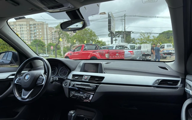 imagem-https://www.socarrao.com.br/sc-vehicle-images-prod/3459047/1787782661455-daf25508-615f-4675-a042-f24964b51ea8.jpg