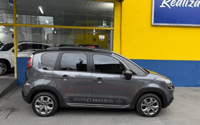 imagem-https://www.socarrao.com.br/sc-vehicle-images-prod/3459855/1787793161873-50f4f6adcb204c6e81b37959614e43ee_1787792483306.jpg