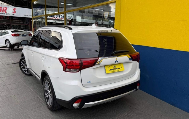 imagem-https://www.socarrao.com.br/sc-vehicle-images-prod/3460149/1787794508210-fafaf96f513c4a189cbeef4a988a7ab4_1787794084810.jpg