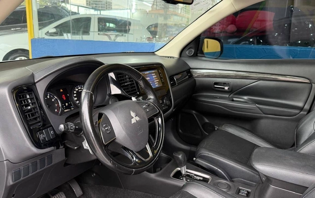 imagem-https://www.socarrao.com.br/sc-vehicle-images-prod/3460149/1787794508216-372b46d2f3f64aef9aef88395098359d_1787794084829.jpg