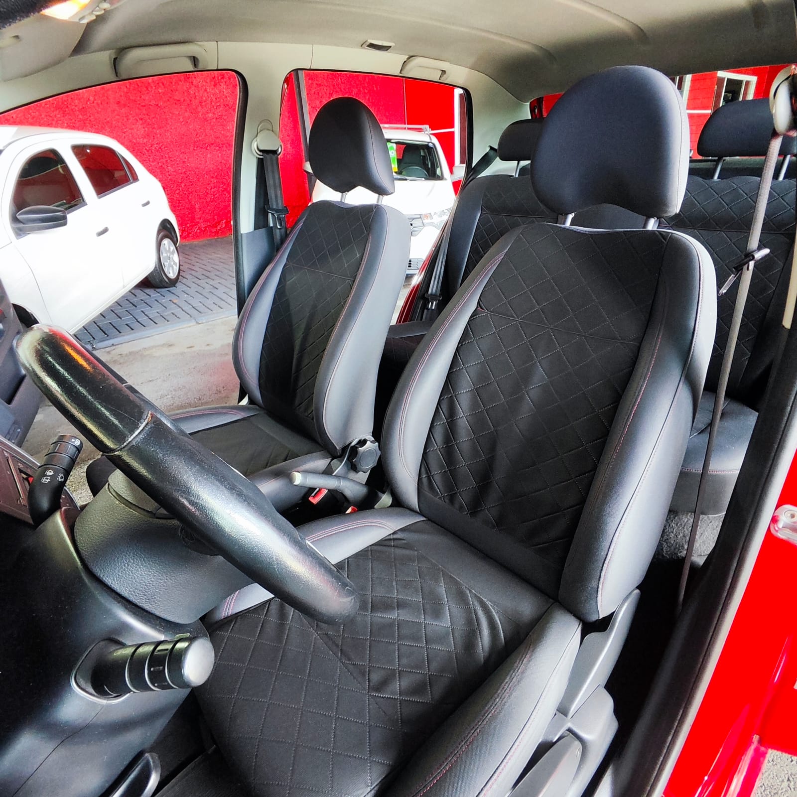 imagem-https://www.socarrao.com.br/sc-vehicle-images-prod/3461/1769987760200-6932732OR_1758383025_82_570.jpg