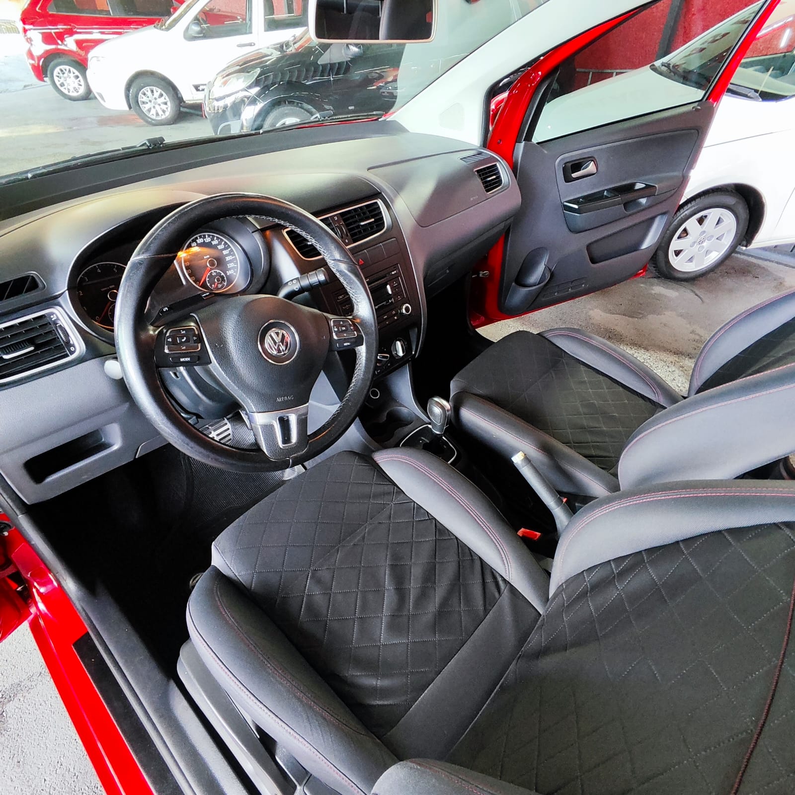 imagem-https://www.socarrao.com.br/sc-vehicle-images-prod/3461/1769987760200-6932732OR_1758383027_11_850.jpg