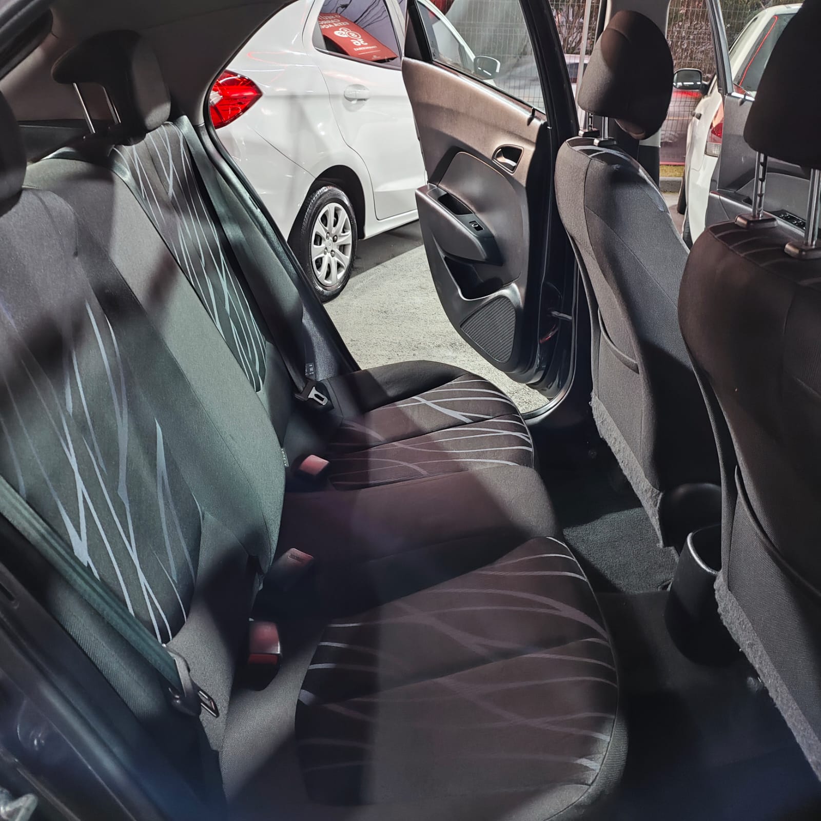imagem-https://www.socarrao.com.br/sc-vehicle-images-prod/3462/1769987760410-6932736OR_1758383237_81_400.jpg