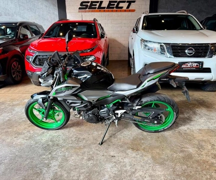 KAWASAKI Z 500 SE 2025 Cinza — foto 1 de 3