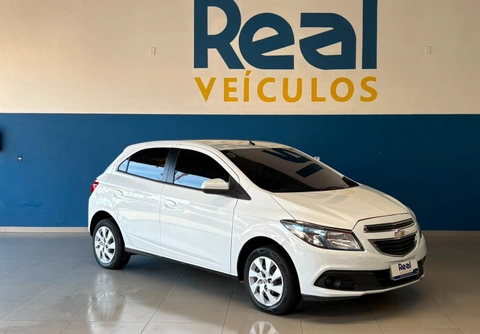 Chevrolet Onix 2015 Branco — foto 1 de 3