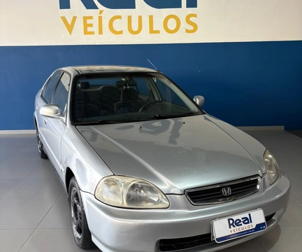 Honda Civic 1998 Prata — foto 1 de 3