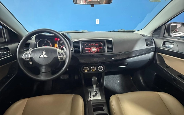 imagem-https://www.socarrao.com.br/sc-vehicle-images-prod/3468854/1787834060467-7b9e373d-ffa4-42e4-a8ad-c9bf8f7077ff.jpg