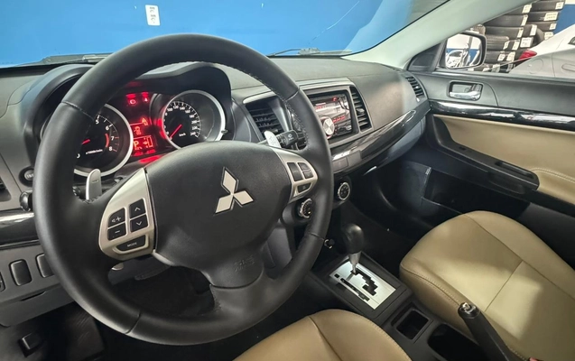 imagem-https://www.socarrao.com.br/sc-vehicle-images-prod/3468854/1787834060470-977bf2ce-a9f6-4cf9-b99b-b5dac89ca6f4.jpg