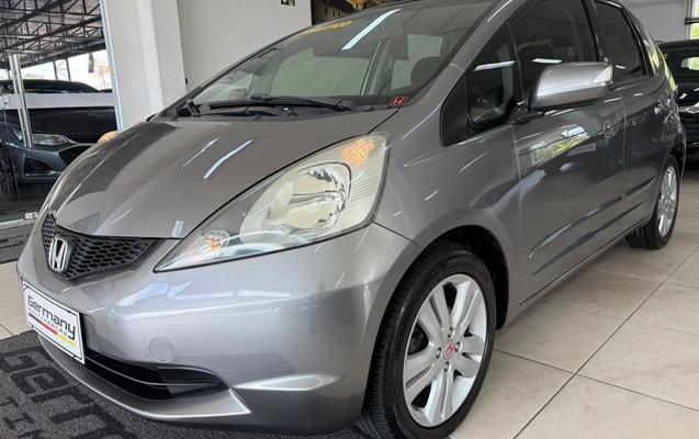 imagem-https://www.socarrao.com.br/sc-vehicle-images-prod/3468901/1789658014303-06cd95cb3fc74aafb1602fd1525ef84a_1789656681476.jpg