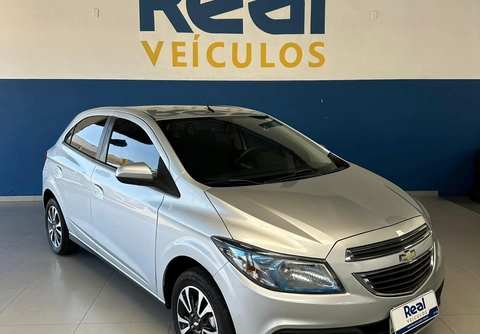 Chevrolet Onix 2014 Prata — foto 1 de 3