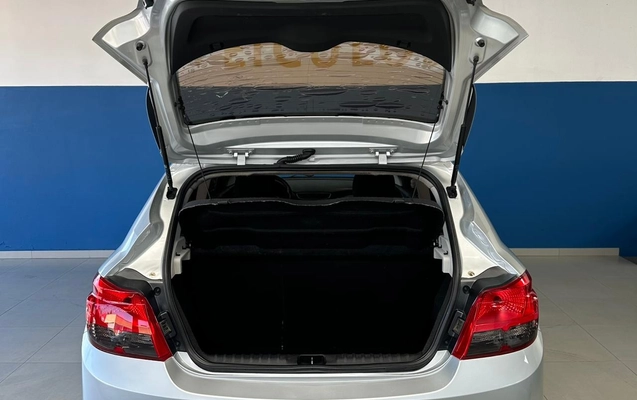 imagem-https://www.socarrao.com.br/sc-vehicle-images-prod/3469279/1787835005561-402d9946-80d8-4085-ae2e-11a4e5acf0ea.jpg