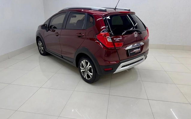 imagem-https://www.socarrao.com.br/sc-vehicle-images-prod/3469644/1788387848013-8421585_8_B_5c2d499c9b.jpeg