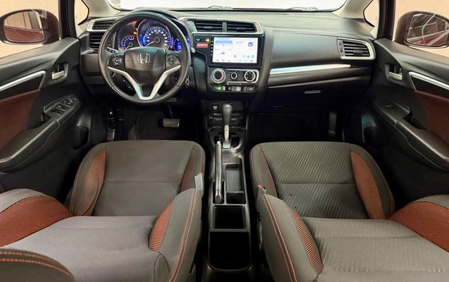 imagem-https://www.socarrao.com.br/sc-vehicle-images-prod/3469644/1788387848019-8421585_12_B_294eedff98.jpeg